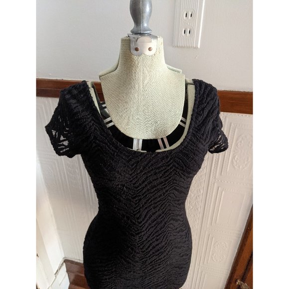 Shareen open back black zebra mesh bodycon dress - Picture 9 of 13